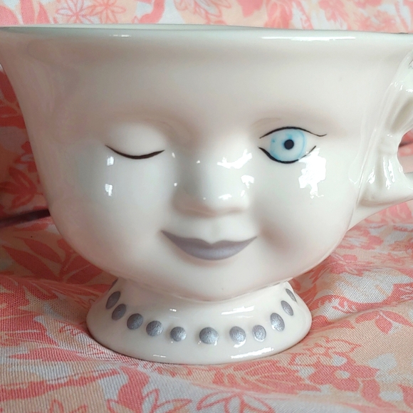 Baileys Irish Coffee Other - 🍀Limited Edition Baileys Irish Winking Lady Ceramic Cup signed by Helen Hunt
